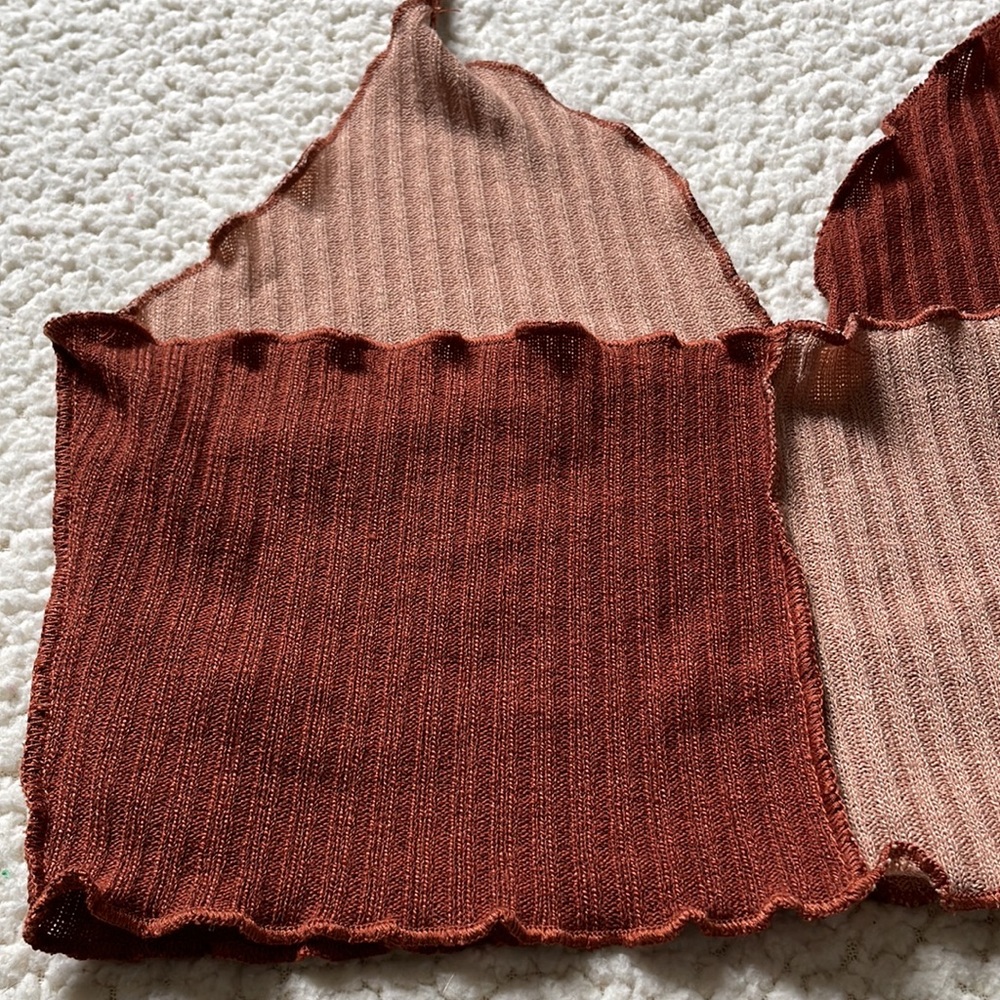 NWOT Patch Halter Top Lettuce Hem - Picture 6 of 8